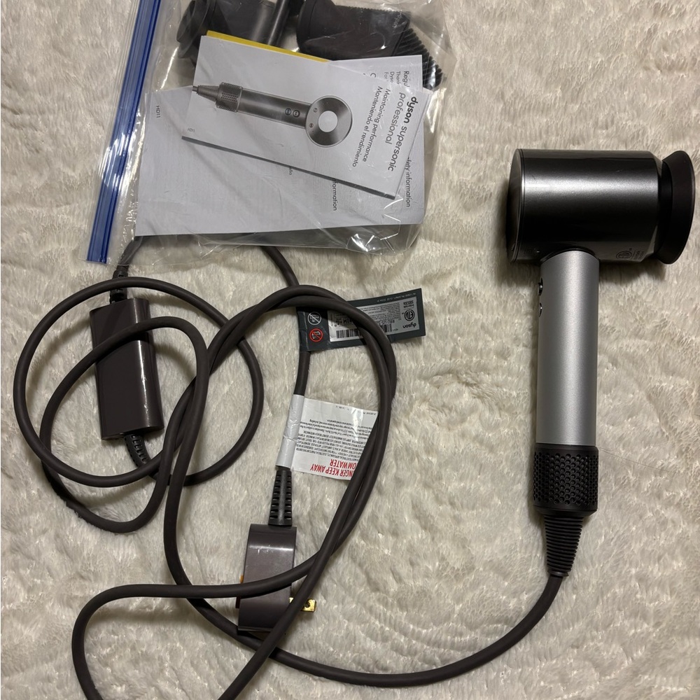 Dyson Supersonic Hair Dryer with Attachments
